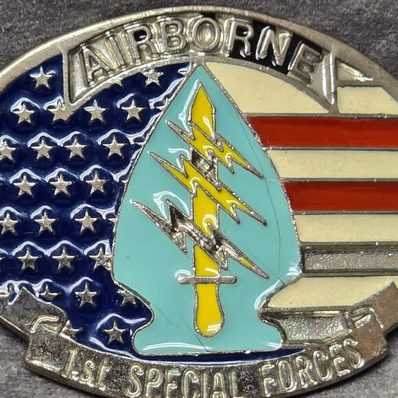 Vintage Military Airborne 1st Special Forces Heavy Cast Metal Belt Buckle USA - Picture 2 of 9
